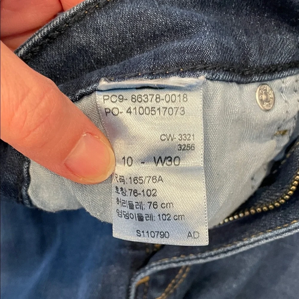 Size 10 Signature by Levi Strauss Dark Blue Bermuda Jean Shorts - Picture 2 of 7